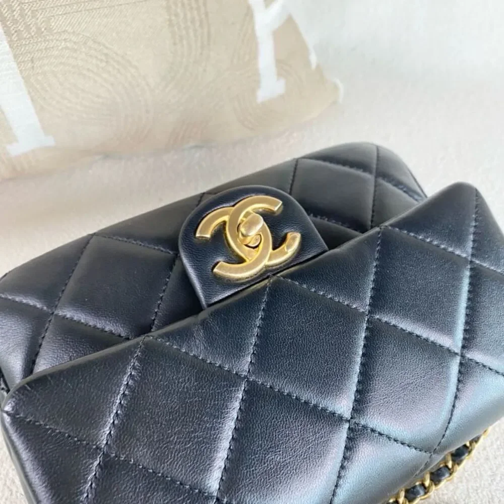CHANEL brand color